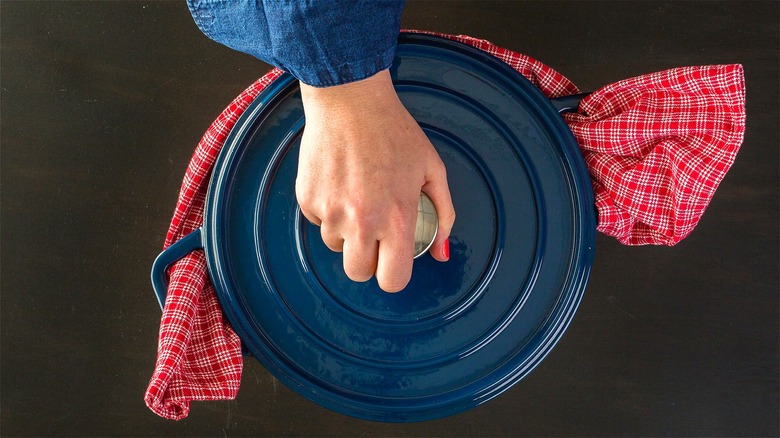 Covered blue enamel pot