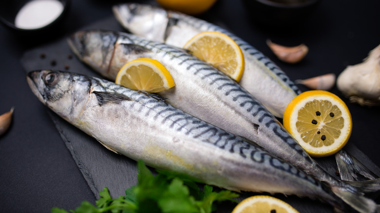 Raw fish with lemon