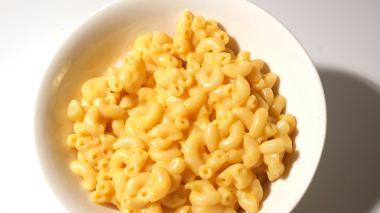 macaroni and cheese in a bowl