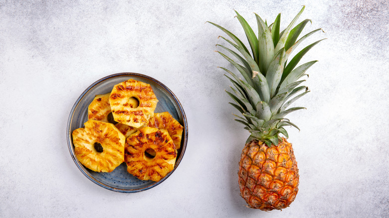 the-secret-to-avoiding-pineapple-mouth-burn