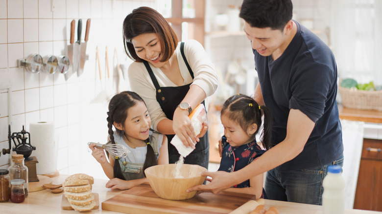 Family cooking with egg white powder