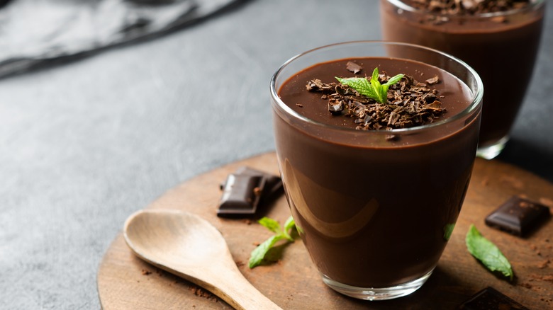 Chocolate mousse with mint and chocolate shavings