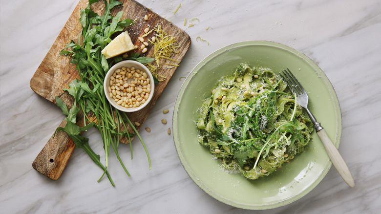 Arugula pesto pasta