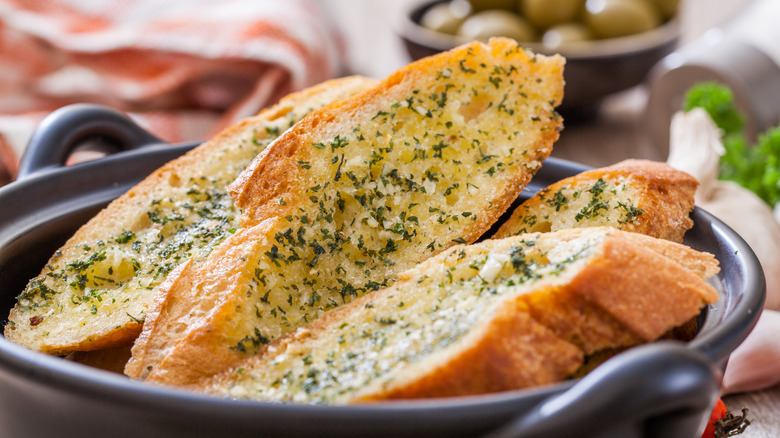 bowl of garlic bread