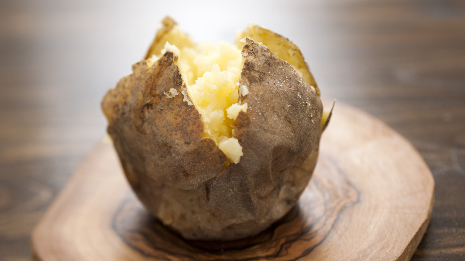 the-simple-mistake-that-makes-baked-potato-skin-soggy-and-how-to-fix-it