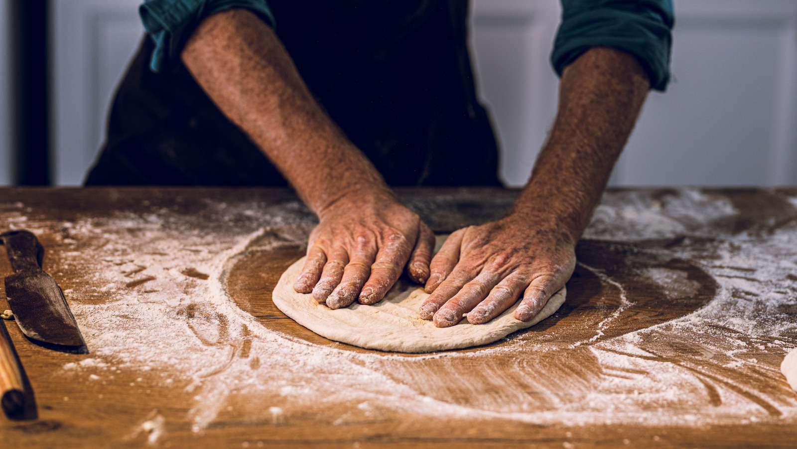 The Simple Solution To Keep Your Pizza Dough From Shrinking