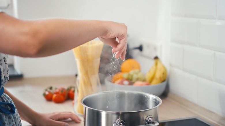 Salting water for pasta