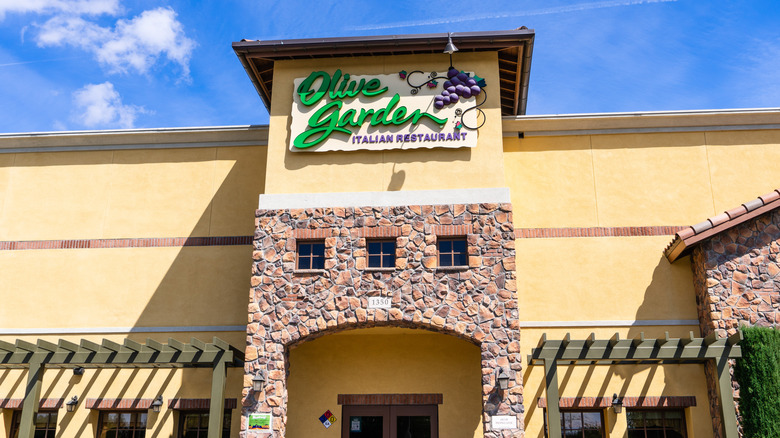 The Simple Way To Score Extra Andes Mints At Olive Garden