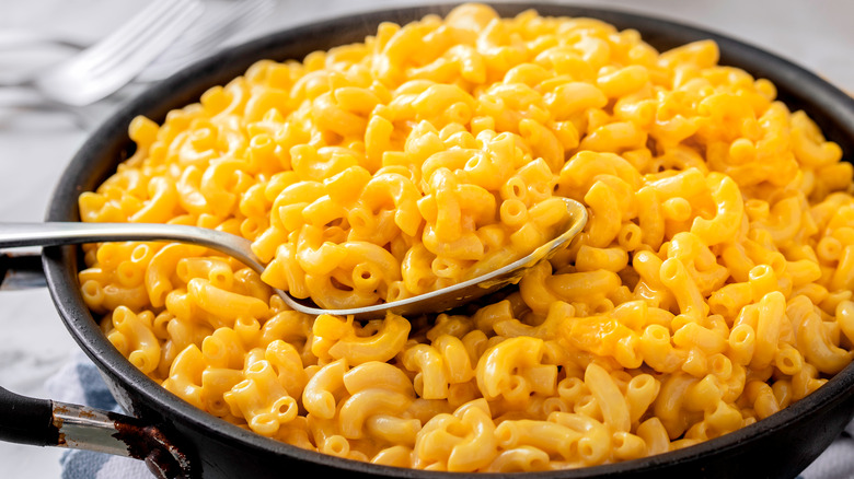 A bowl of macaroni and cheese