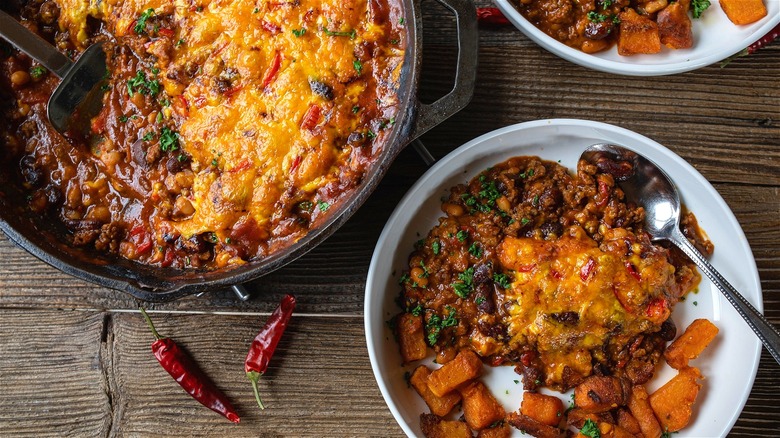 Cowboy beans with cheese and peppers 