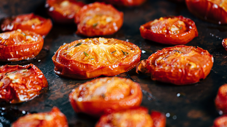 Smoked half tomatoes with seasoning