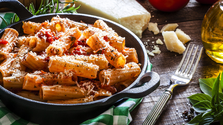 Rigatone with smoky pasta sauce