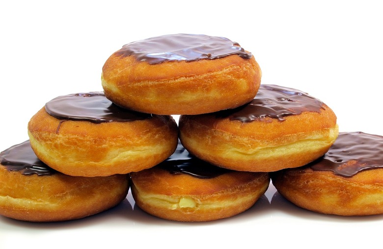 Massachusetts: Boston cream doughnut