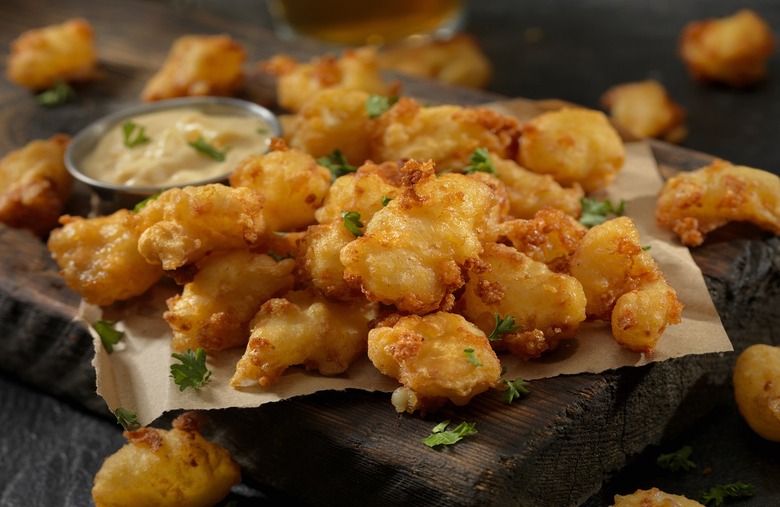 Wisconsin: Fried cheese curds