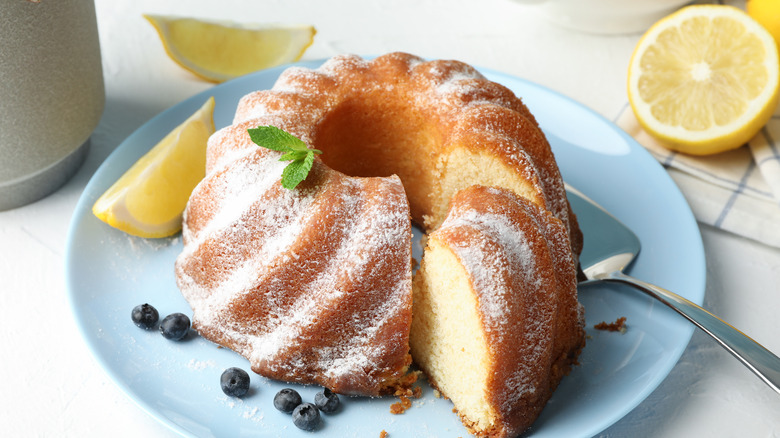 Bundt cake with lemons and blueberries