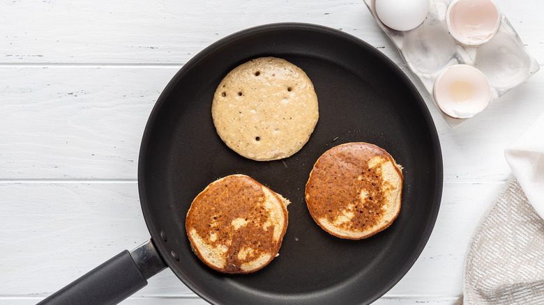 the-spatula-mistake-you-should-always-avoid-when-making-pancakes