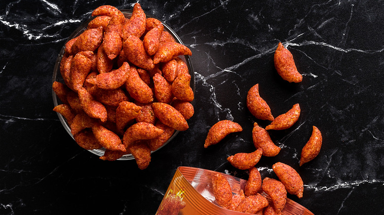 Cheetos Flamin' Hot Smoky Ghost Pepper Puffs 