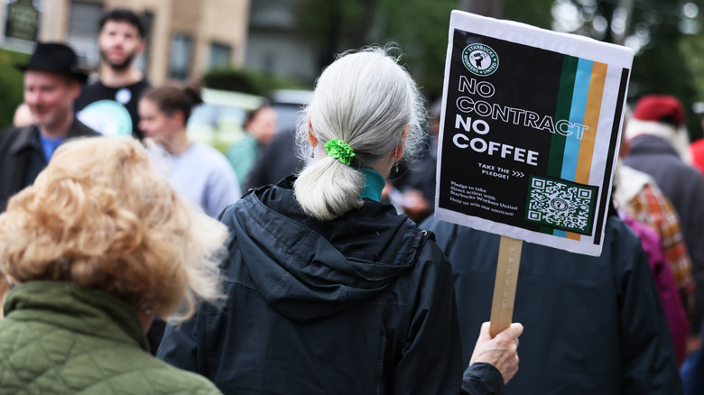 Starbucks union picket line