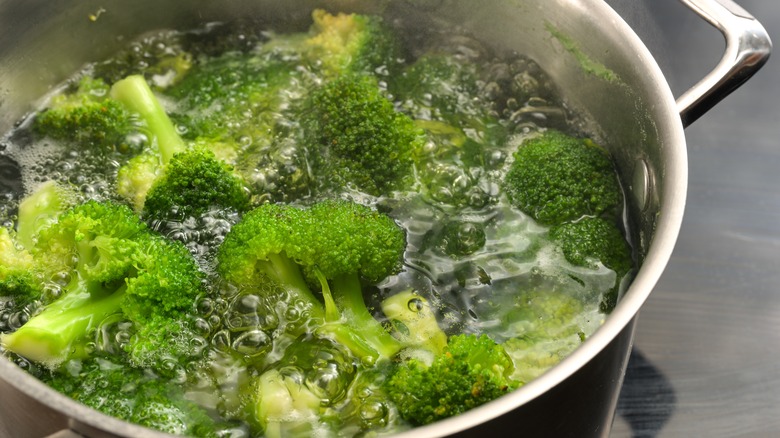 Broccoli blanching in boiling water