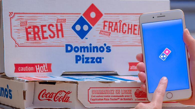 Domino's pizza with iphone app