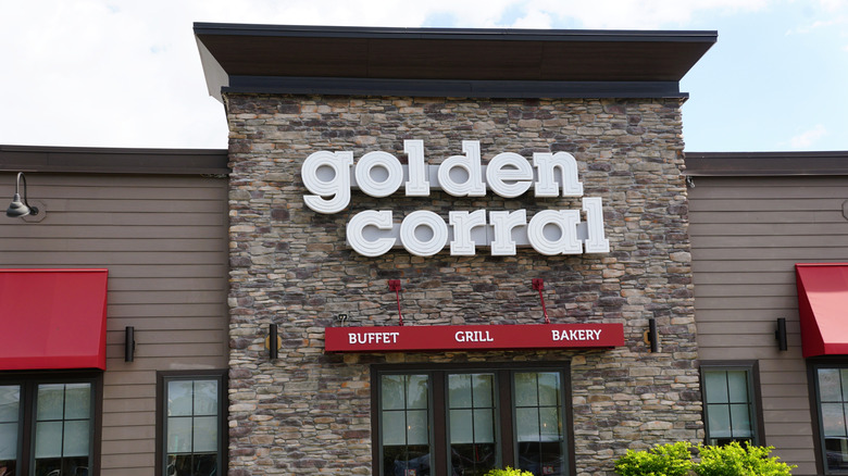 Golden Corral store exterior