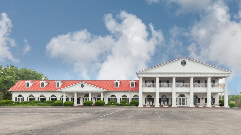 The Strange Lesser Known Colonel Sanders Restaurant You Can Still Visit