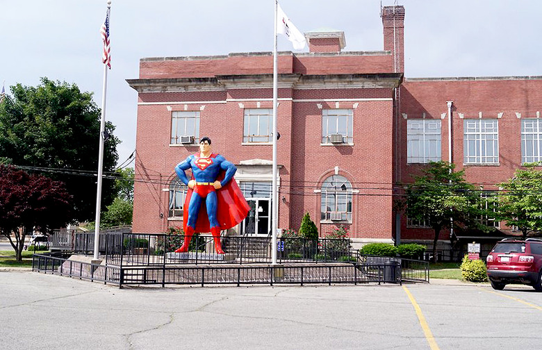 Illinois: Super Museum