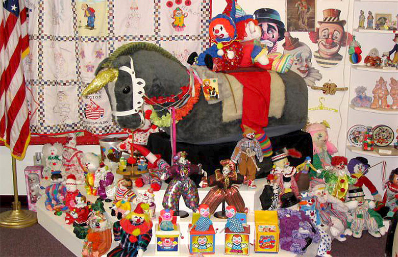 Nebraska: Klown Doll Museum