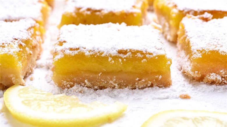 Lemon squares with powdered sugar 