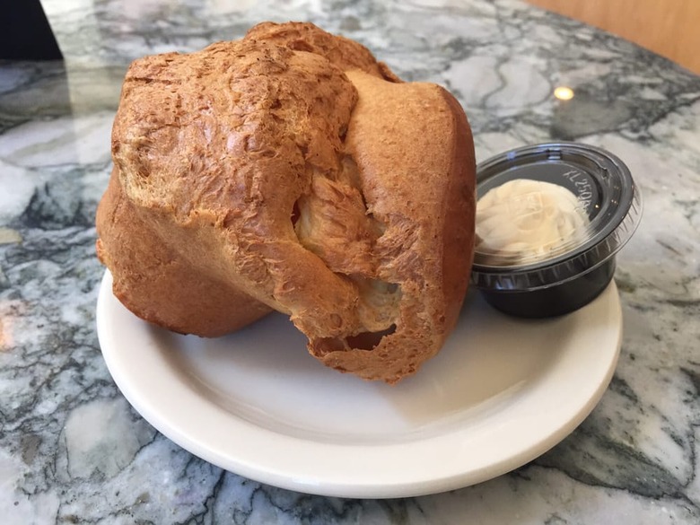 New Hampshire: Popovers on the Square (Portsmouth)