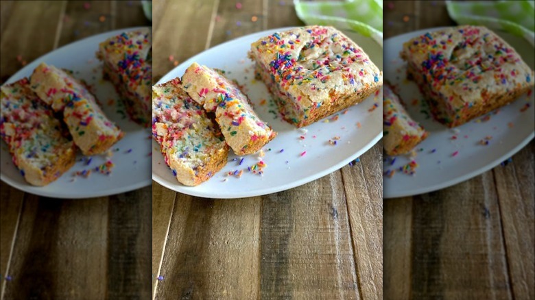 Cooked ice cream bread on a plate