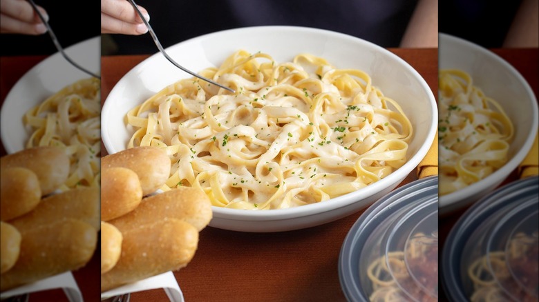 Olive Garden alfredo pasta