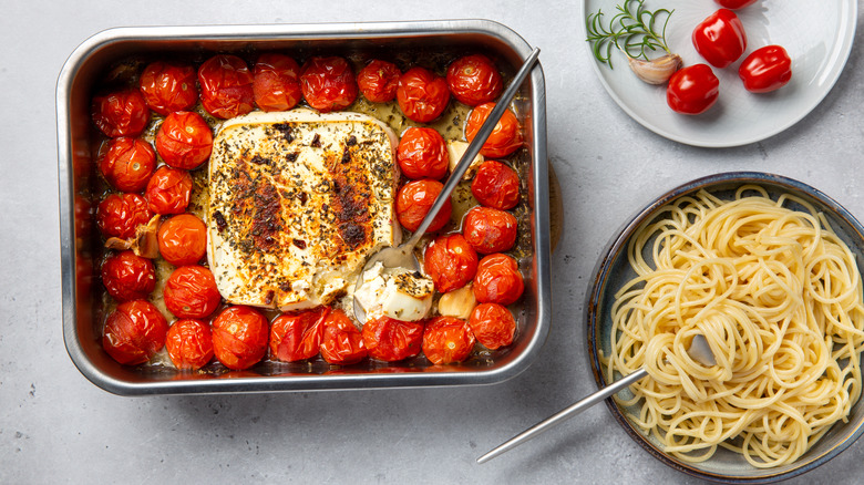 Baked feta pasta