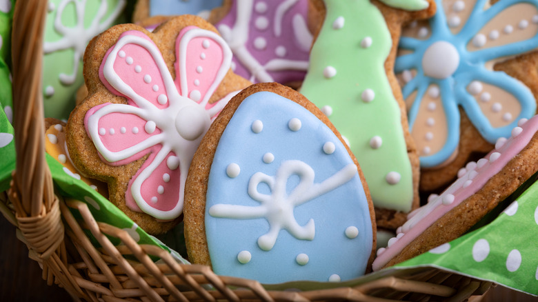 Decorated Easter sugar cookies