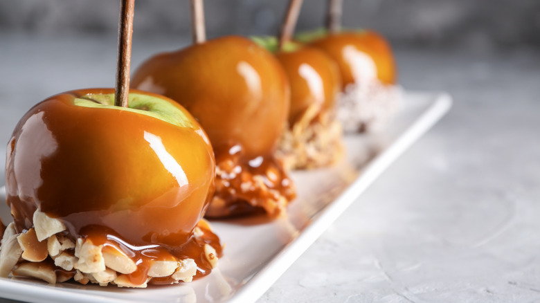 Caramel apples