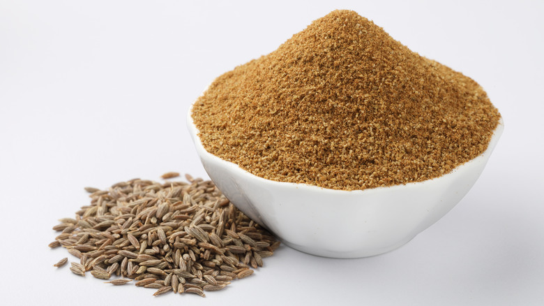 Ground cumin and cumin seeds