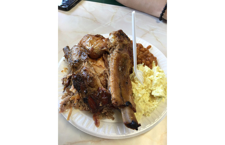 Day 5: Dinner — Bar-B-Que Shack, Hopkinsville, Ky.