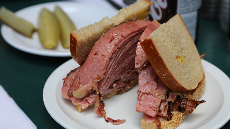 Montréal smoked meat sandwich