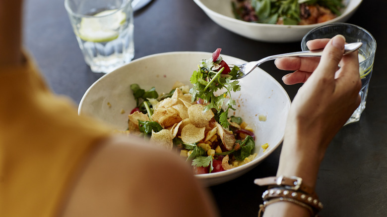 Salad with potato chips