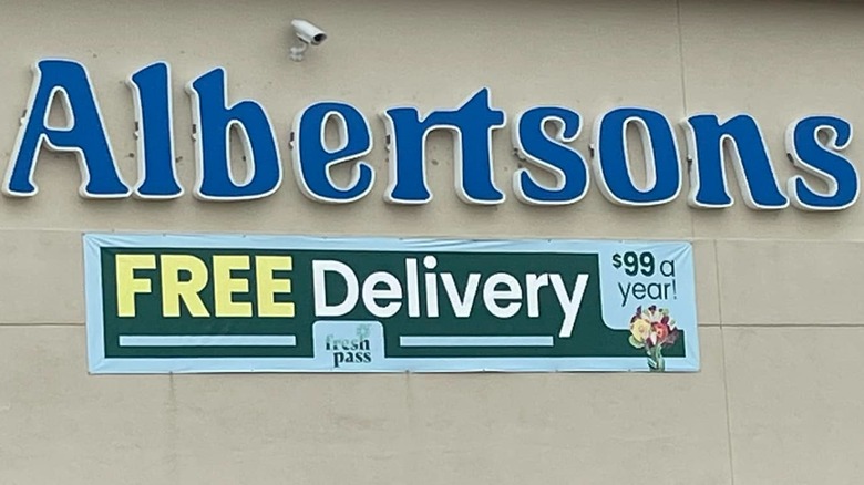 Albertsons free delivery sign