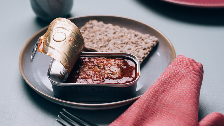 can of mackerel with cracker