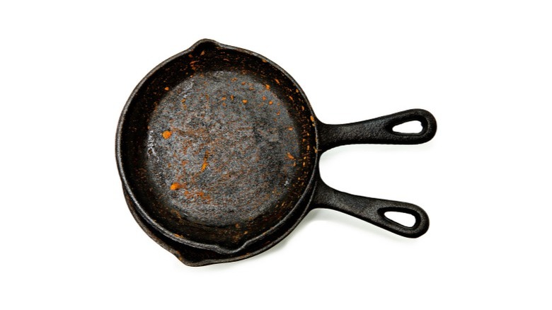 Rusty cast iron pans