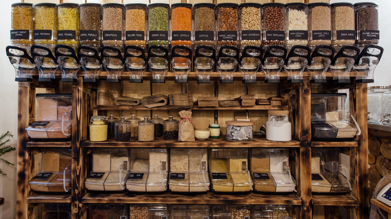 Bulk spice storage bins