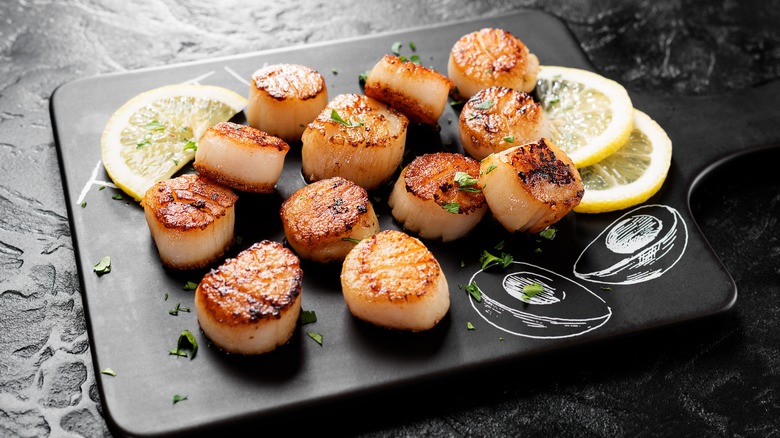 Scallops on platter