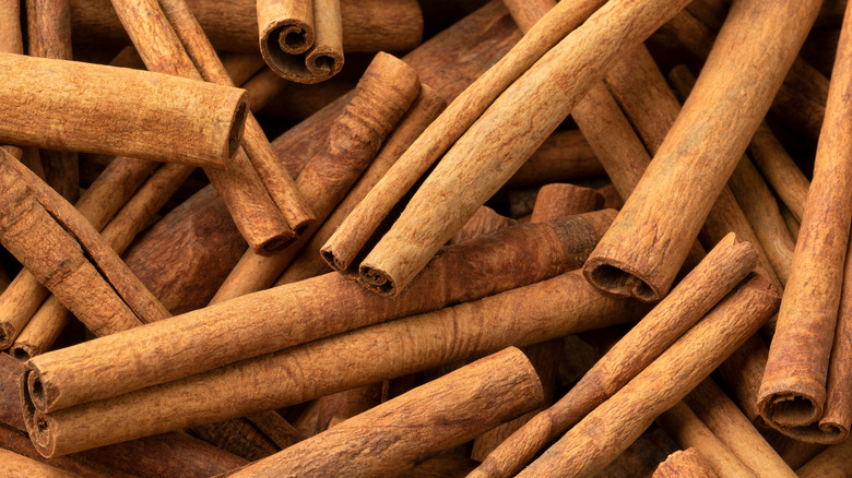 Cassia cinnamon sticks