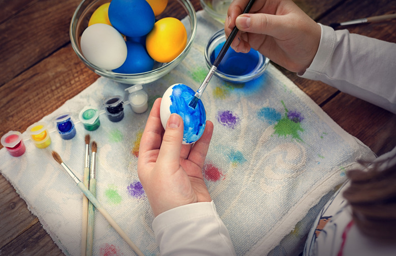 Before Easter: Decorate Easter Eggs