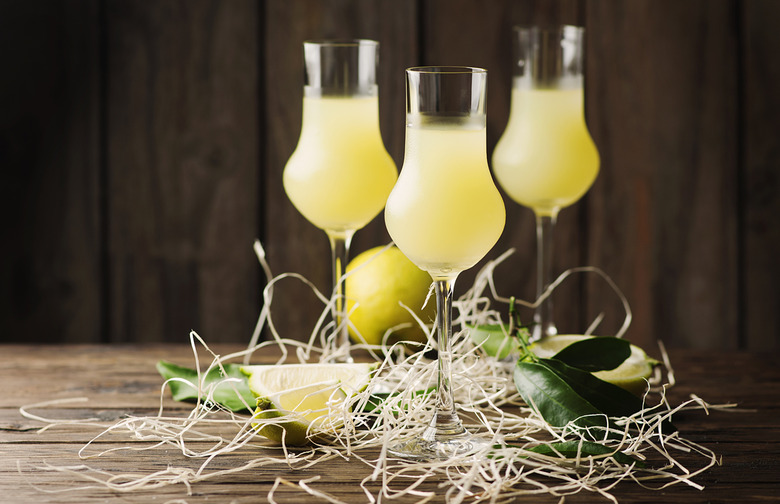 Easter Sunday: Sparkling Champagne Limoncello Cocktail