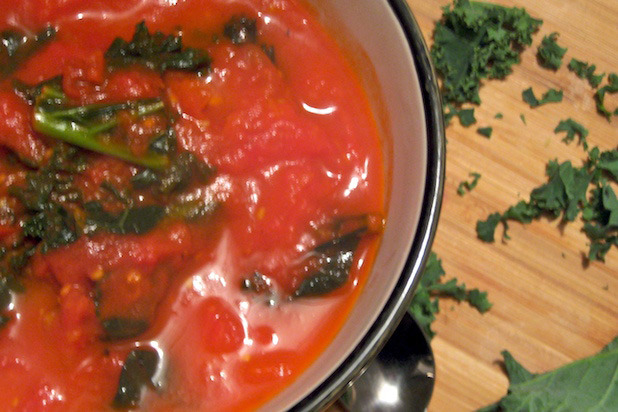 Recipe: Quick Tomato Soup with Kale and Chickpeas