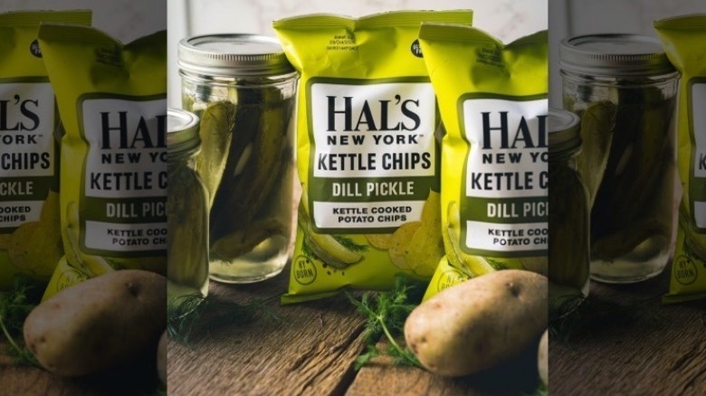 Hal's New York Dill Pickle chips