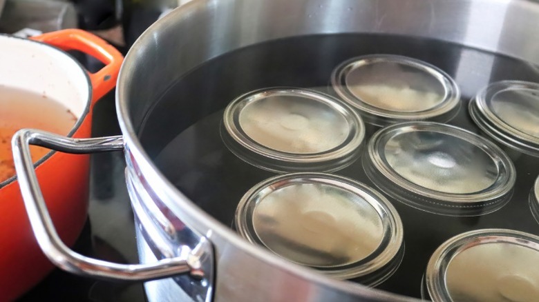 Boiling water canner